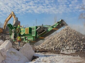 Подрібнення цегляного бою на щоковій дробарці