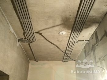Монтаж кабельных трасс по потолку